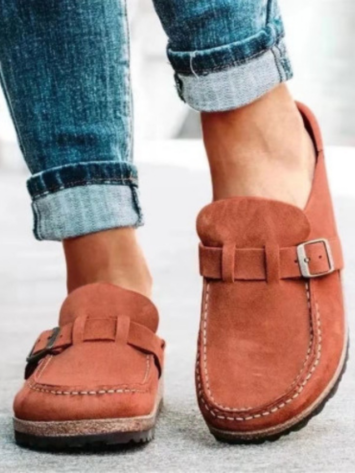 Valencia – Suede Buckle Comfort Clogs