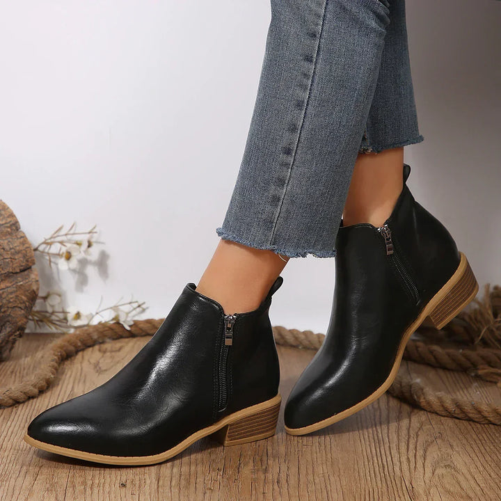 Xyra | Orthopaedic Boots